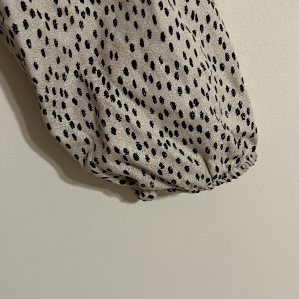 Urban Romantics Smocked Polka Dot Top SZ S - Picture 3 of 4
